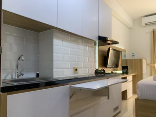 Депок: Minimalist Studio At Transpark Cibubur Apartment