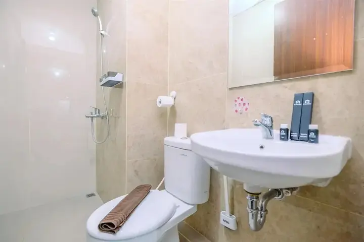 Депок: Well Designed 2Br Corner Transpark Cibubur Apartment