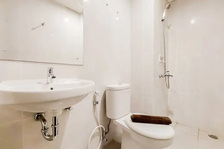 Warm And Comfort Design 2Br At Serpong Garden Apartment — фото 5