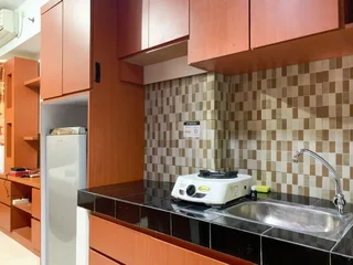 Депок: Comfort Minimalist Studio Apartment At Margonda Residence 5