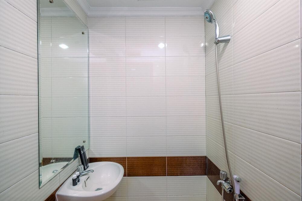 Депок: Comfy Studio Apartment At Margonda Residence 3