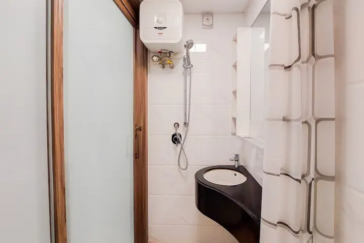 Studio Full Furnished With Comfort Design At Sky House Bsd Apartment — фото 5