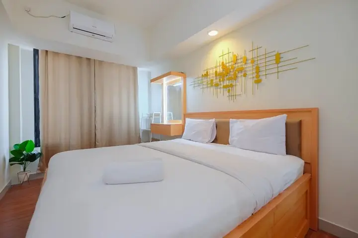 Minimalist And Comfortable Studio At Evenciio Margonda Apartment — фото 1