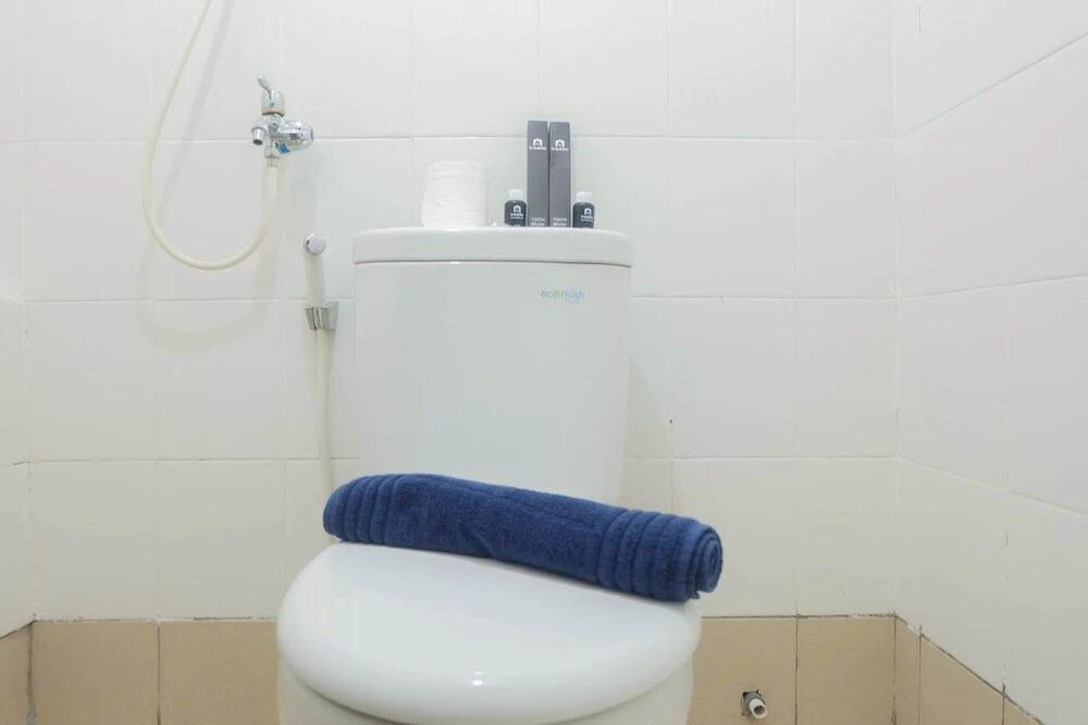 Джакарта: Stylish and Modern 2BR Bassura City Apartment