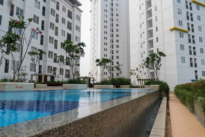 Джакарта: Stylish and Modern 2BR Bassura City Apartment