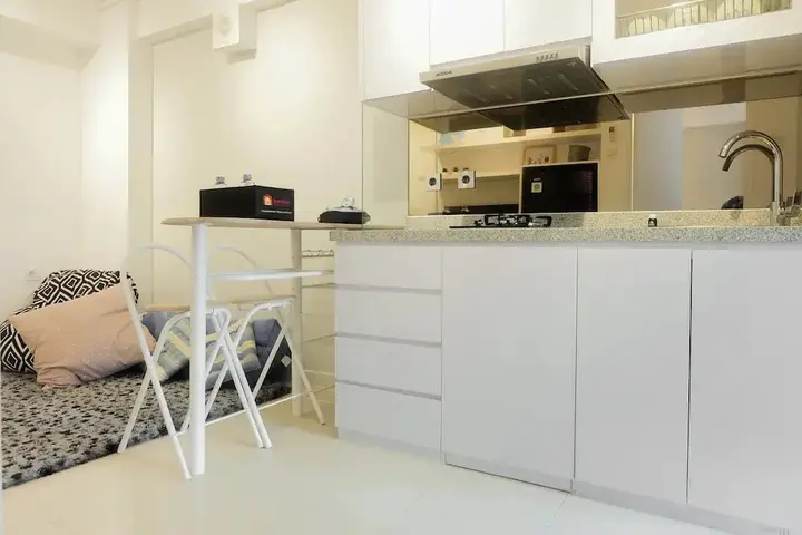 Джакарта: Stylish and Modern 2BR Bassura City Apartment
