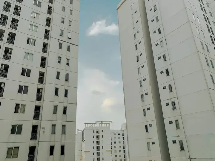 Джакарта: Comfort Studio Room At Bassura City Apartment