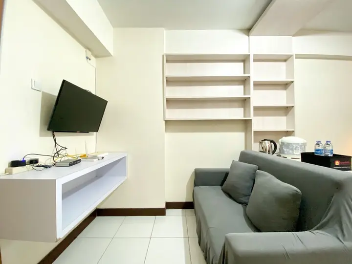 Депок: Spacious 2Br At 7Th Floor Cinere Resort Apartment
