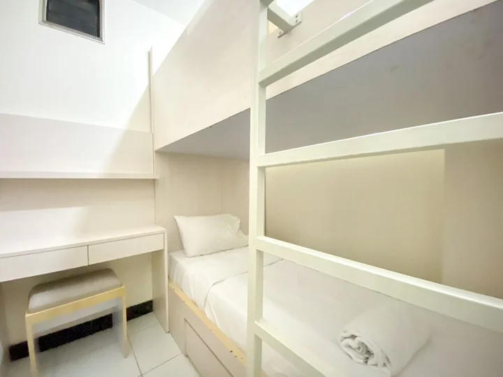 Депок: Spacious 2Br At 7Th Floor Cinere Resort Apartment