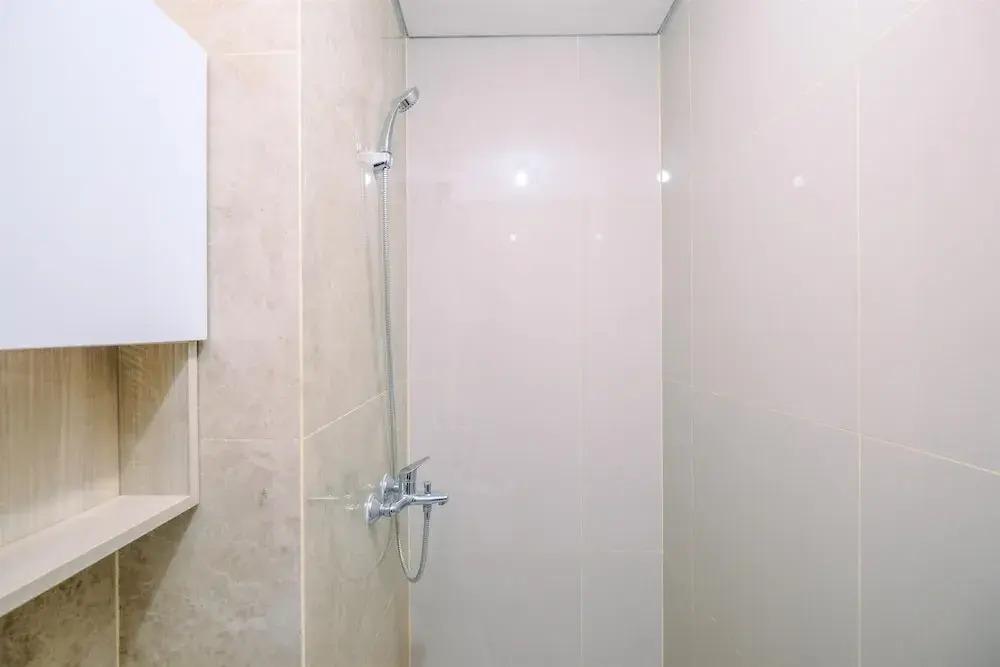 Депок: Fully Furnished With Cozy Design Studio Transpark Cibubur Apartment