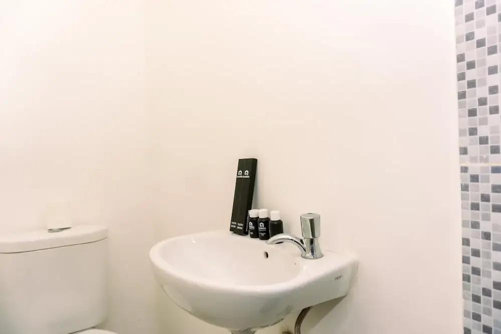 Тангеранг: Simply Studio No Kitchen Apartment At 5Th Floor Aeropolis Residence