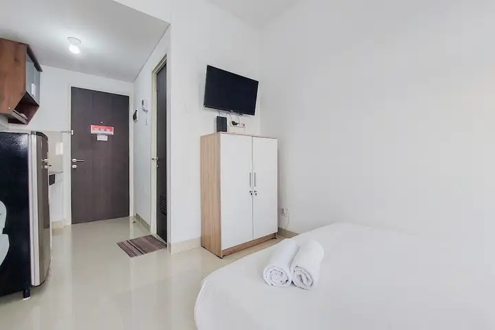 Cozy And Enjoy Living Studio Room At Serpong Garden Apartment — фото 1
