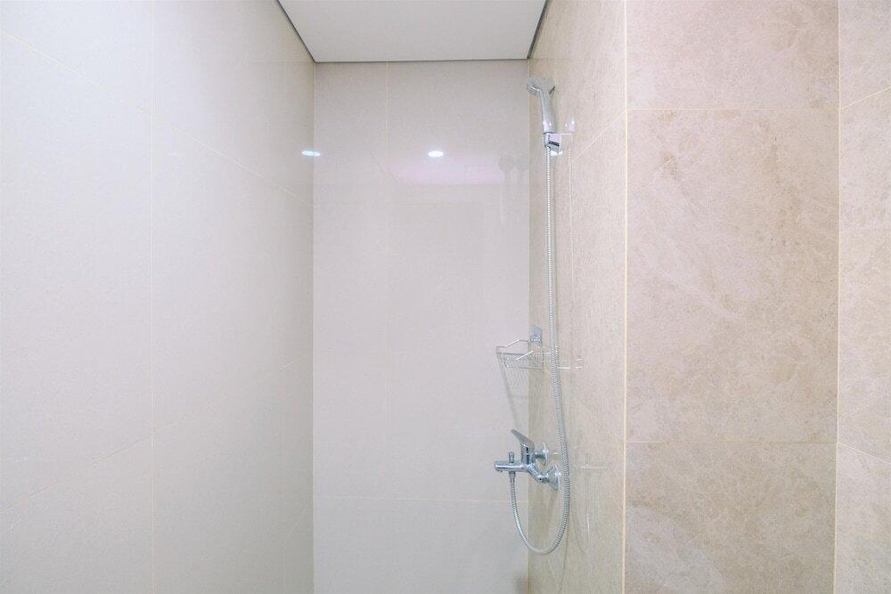 Депок: Best Deal And Comfortable 2Br Transpark Cibubur Apartment Near Mall