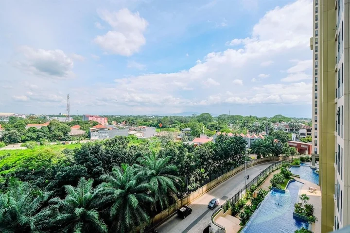 Депок: Best Deal And Comfortable 2Br Transpark Cibubur Apartment Near Mall
