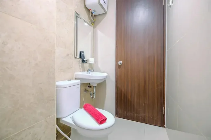 Депок: Best Deal And Comfortable 2Br Transpark Cibubur Apartment Near Mall