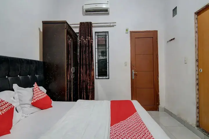 Дюмай: OYO 92111 Dinda Homestay Syariah