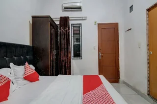 Дюмай: OYO 92111 Dinda Homestay Syariah