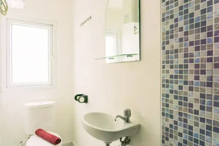 Тангеранг: Homey And Tidy Studio Room Aeropolis Apartment