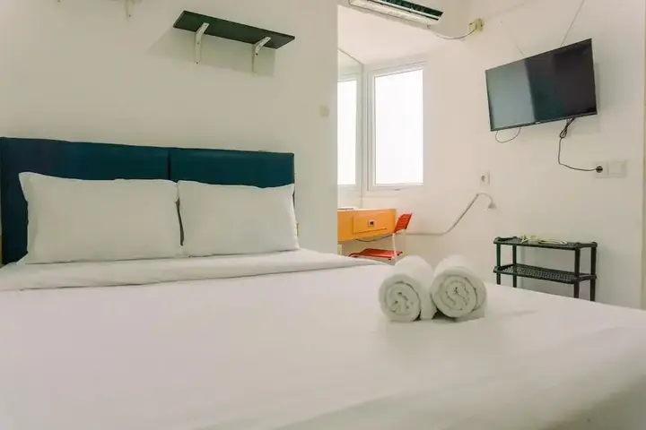 Homey And Tidy Studio Room Aeropolis Apartment — фото 2