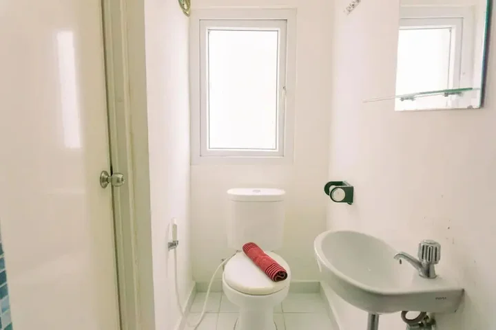 Тангеранг: Homey And Tidy Studio Room Aeropolis Apartment