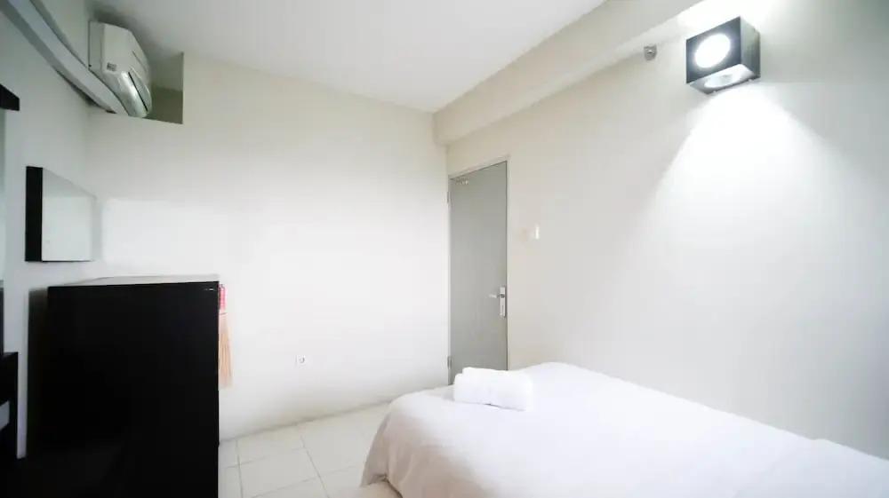 Homey And Comfy 2Br At Dian Regency Apartment — фото 1