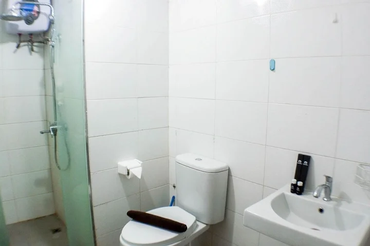 Семаранг: Comfort And Minimalist 2Br At Candiland Apartment