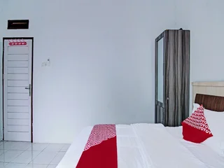 Пеканбару: OYO 92047 Penginapan Arfi Syariah