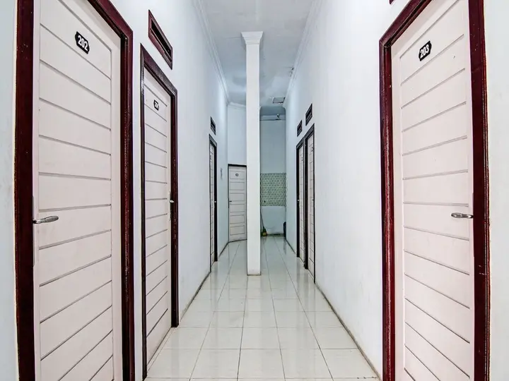 Пеканбару: OYO 92047 Penginapan Arfi Syariah
