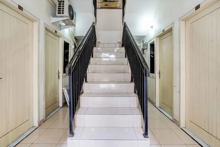 Сурабая: Oyo 91361 Benlin D'kost Syariah