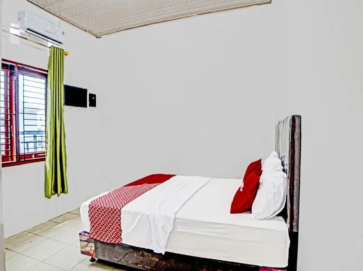Медан: OYO 91509 Unggul Kost