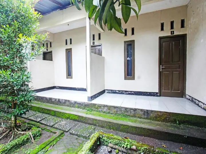 Прайя: OYO 92149 Ashooy HomestayNearWisata Desa sedau