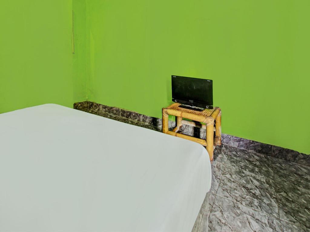 Прайя: OYO 92149 Ashooy HomestayNearWisata Desa sedau