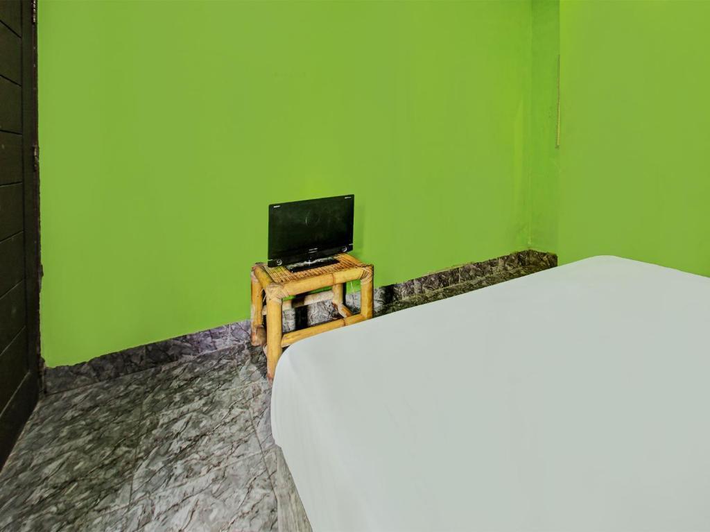 Прайя: OYO 92149 Ashooy HomestayNearWisata Desa sedau
