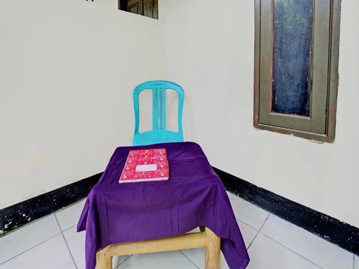 Прайя: OYO 92149 Ashooy HomestayNearWisata Desa sedau