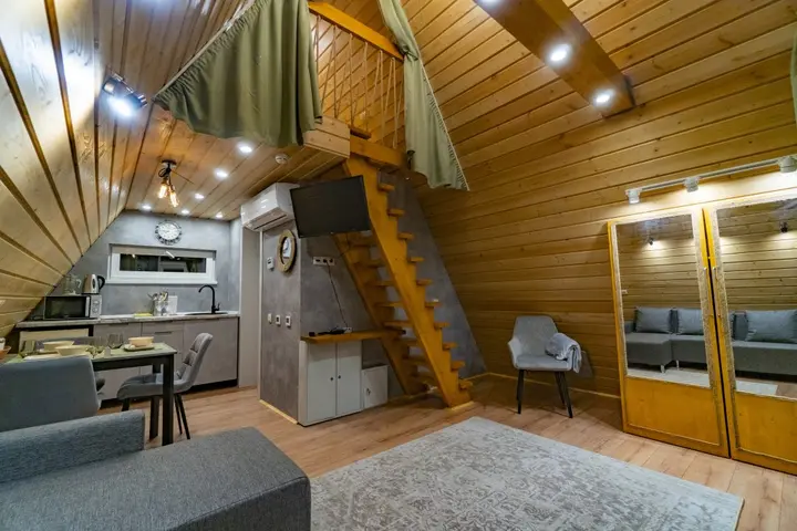 Красный Огорок: Гостевой дом A-Frame 40 с панорамным остеклением