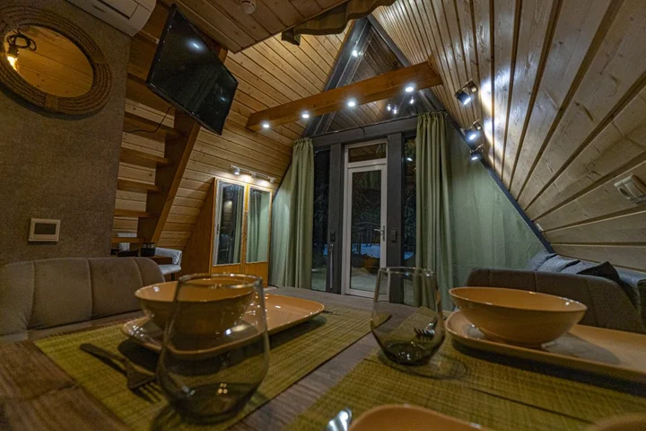 Красный Огорок: Гостевой дом A-Frame 40 с панорамным остеклением