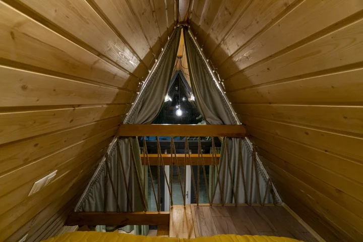 Красный Огорок: Гостевой дом A-Frame 40 с панорамным остеклением