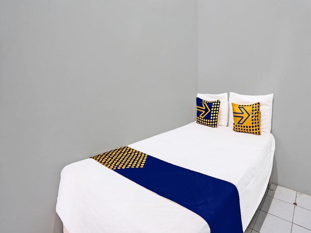 Сурабая: OYO 91891 B41m Residence Syariah