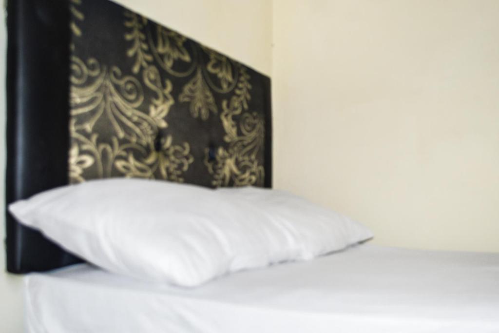 Баликпапан: OYO 91491 Zalfa Guest House Syariah
