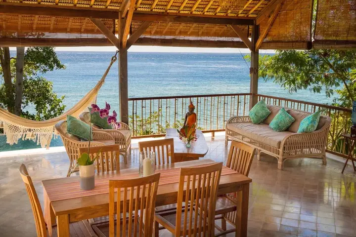 Бунутан: Aquamarine Beach Villas
