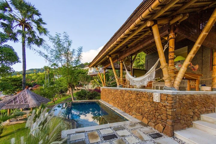 Бунутан: Aquamarine Beach Villas