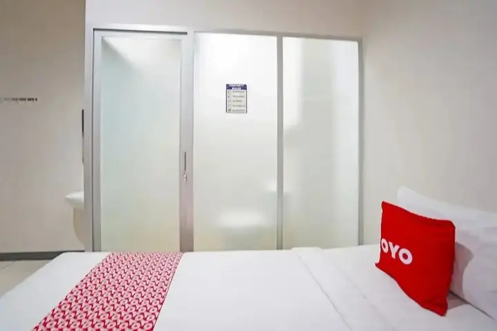 Сурабая: OYO Flagship 90890 Bratang Gede Residence