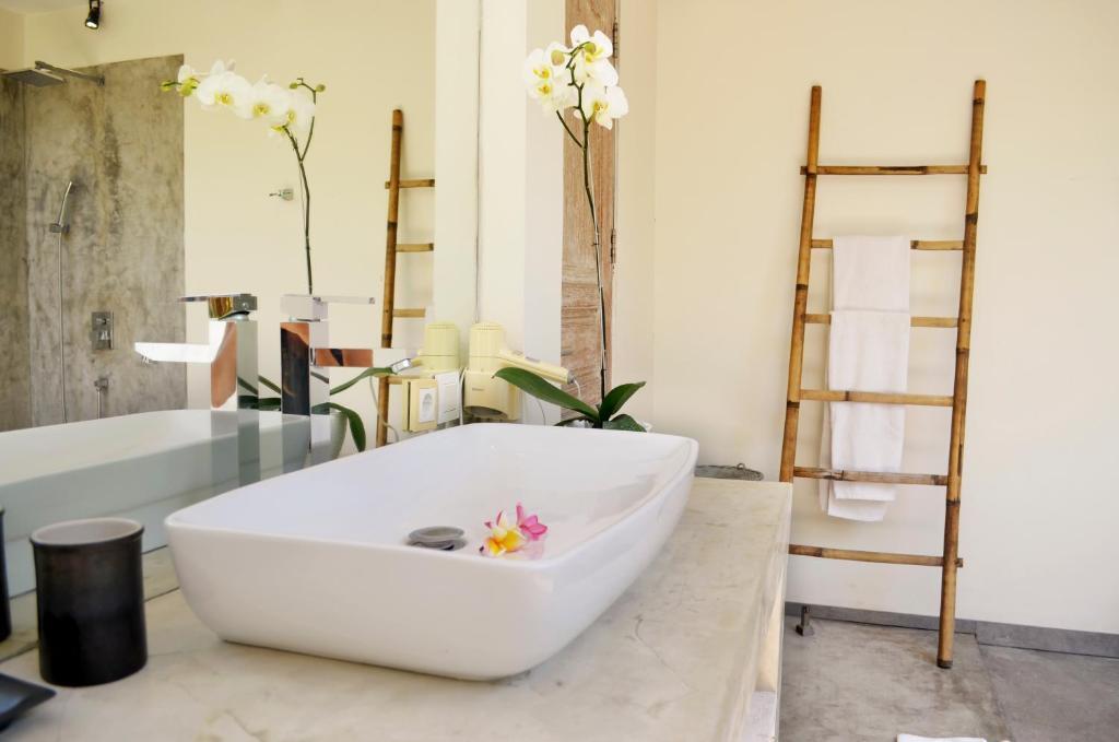 Чангу: "stunning 4 Bedrooms Private Pool Villa in Canggu"