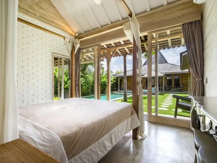 Peaceful Affordable 3 Bedrooms Private Pool Villa Near Seminyak — фото 2