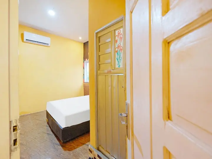 Палопо: OYO 90977 Wisma Pelangi Palopo