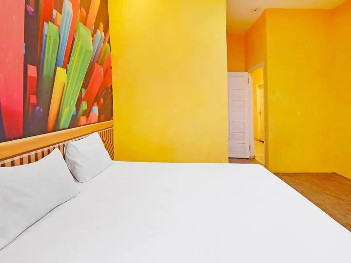 Палопо: OYO 90977 Wisma Pelangi Palopo