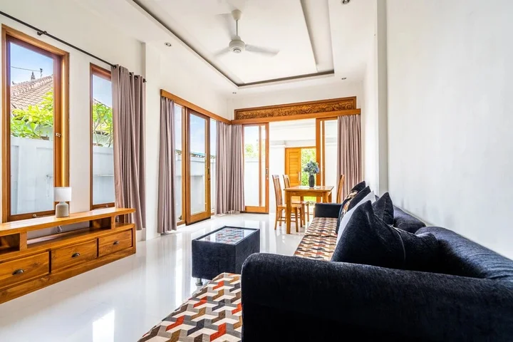 Блахбату: Mironia Villa