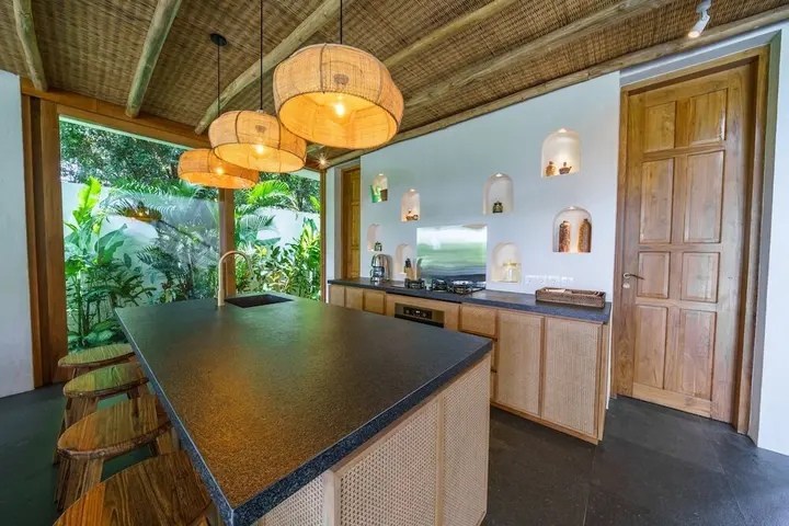 Переренан: Villa Kauh - Luxury Tropical 5BR Villa