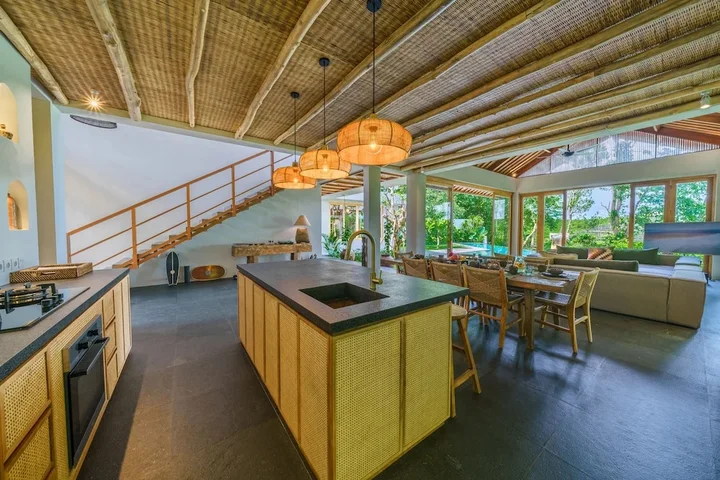 Переренан: Villa Kauh - Luxury Tropical 5BR Villa