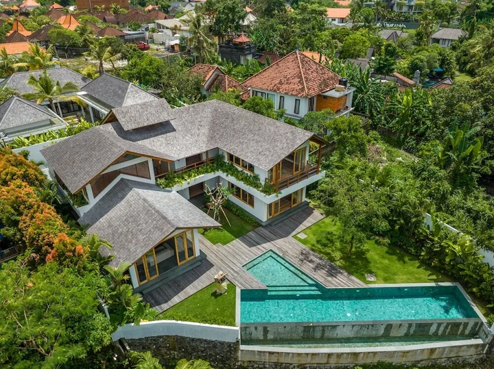 Переренан: Villa Kauh - Luxury Tropical 5BR Villa